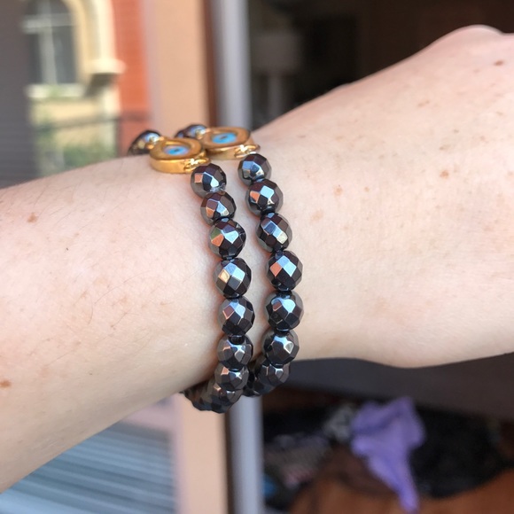 ⭐️HP⭐️Hematite Evil Eye Beaded stretch Bracelet - Picture 7 of 7