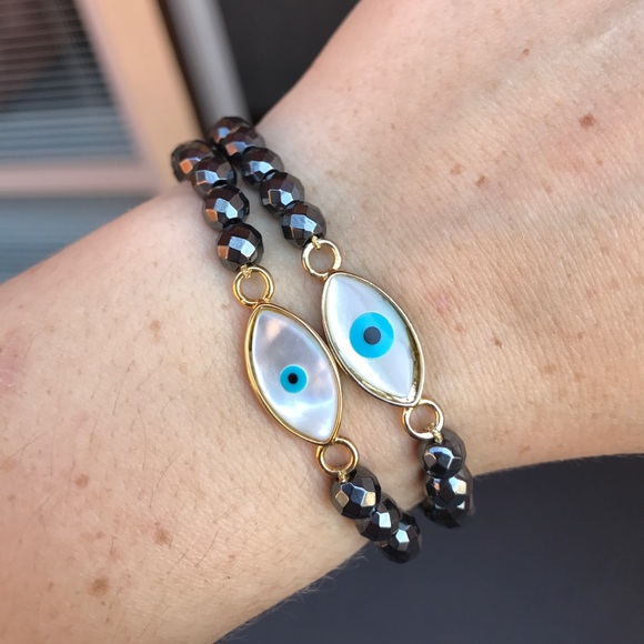 ⭐️HP⭐️Hematite Evil Eye Beaded stretch Bracelet - Picture 3 of 7