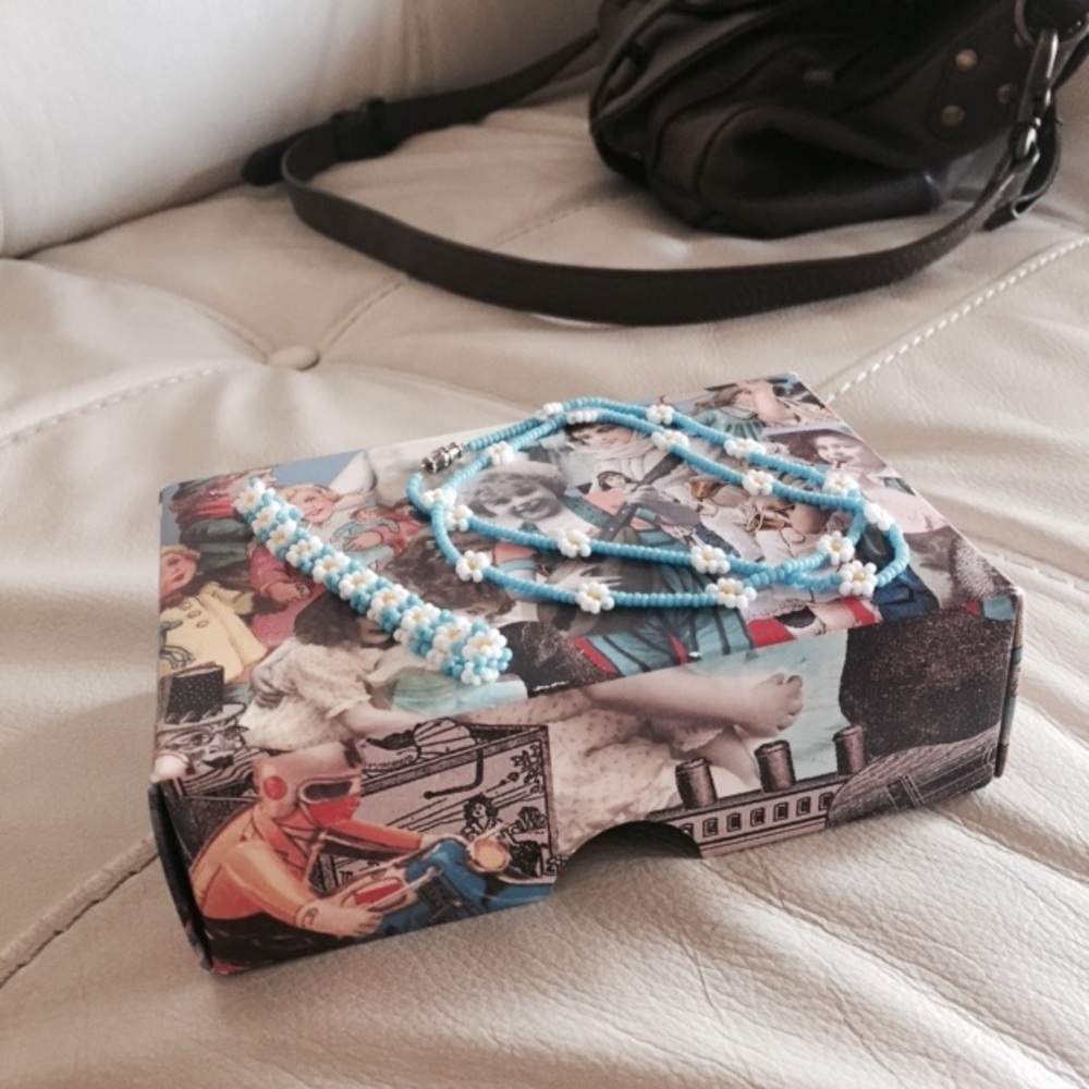 Daisy Beaded Necklace & Bracelet