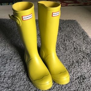 Pea Green Hunter Boots!