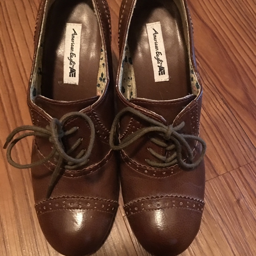 Stacked heel oxfords