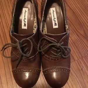 Stacked heel oxfords