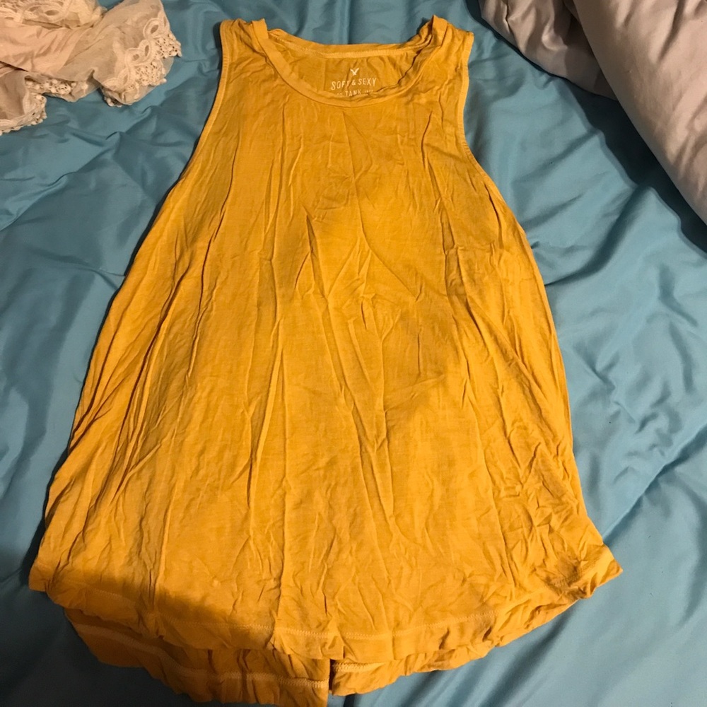 Medium gold tanktop