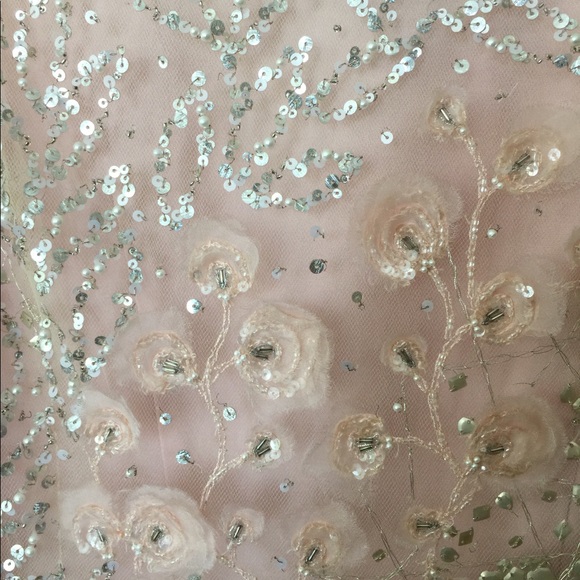 Oscar de La Renta gown - Picture 2 of 10