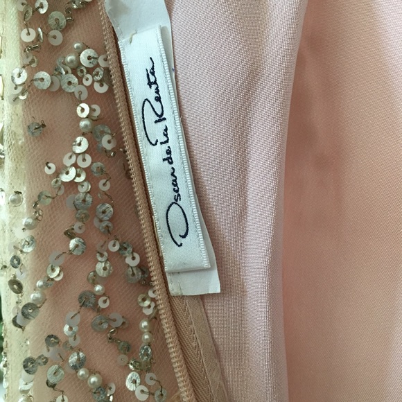 Oscar de La Renta gown - Picture 5 of 10