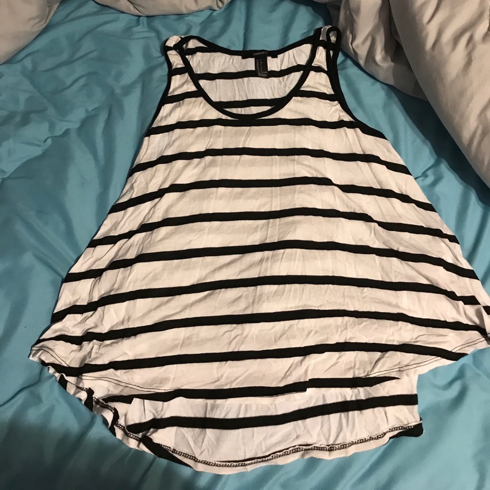 Small black & white striped tanktop