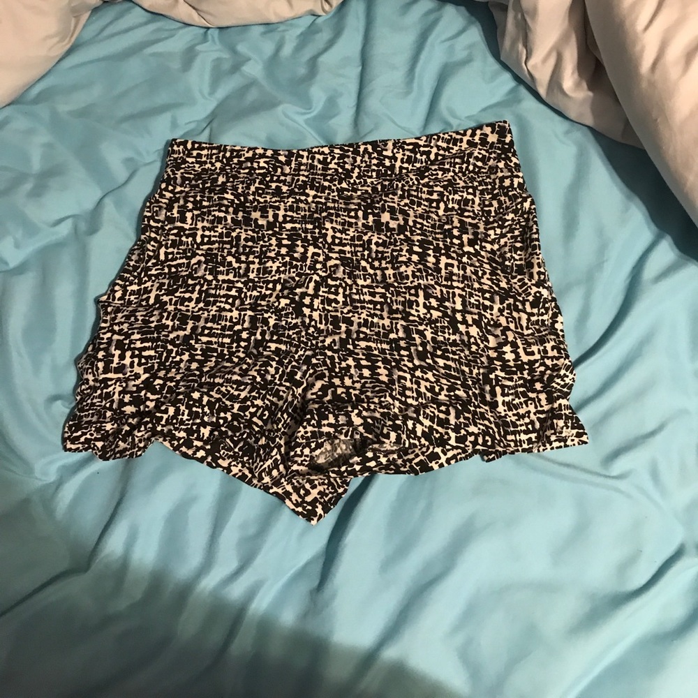 XS patterned shorts