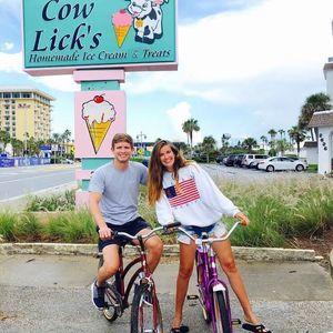 Meet your Posher, Devin