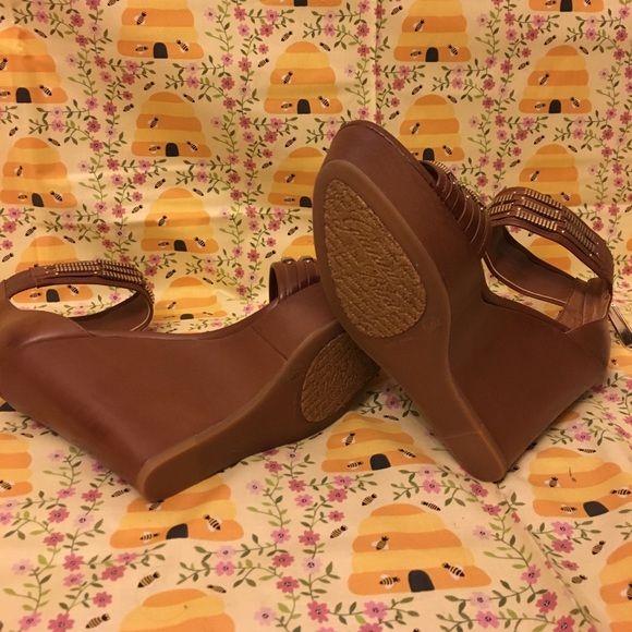 Tan Wedges - Picture 4 of 4