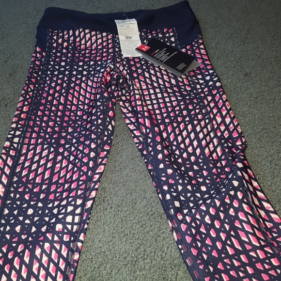 Under Armour Pants - Under arm Capri workout pants