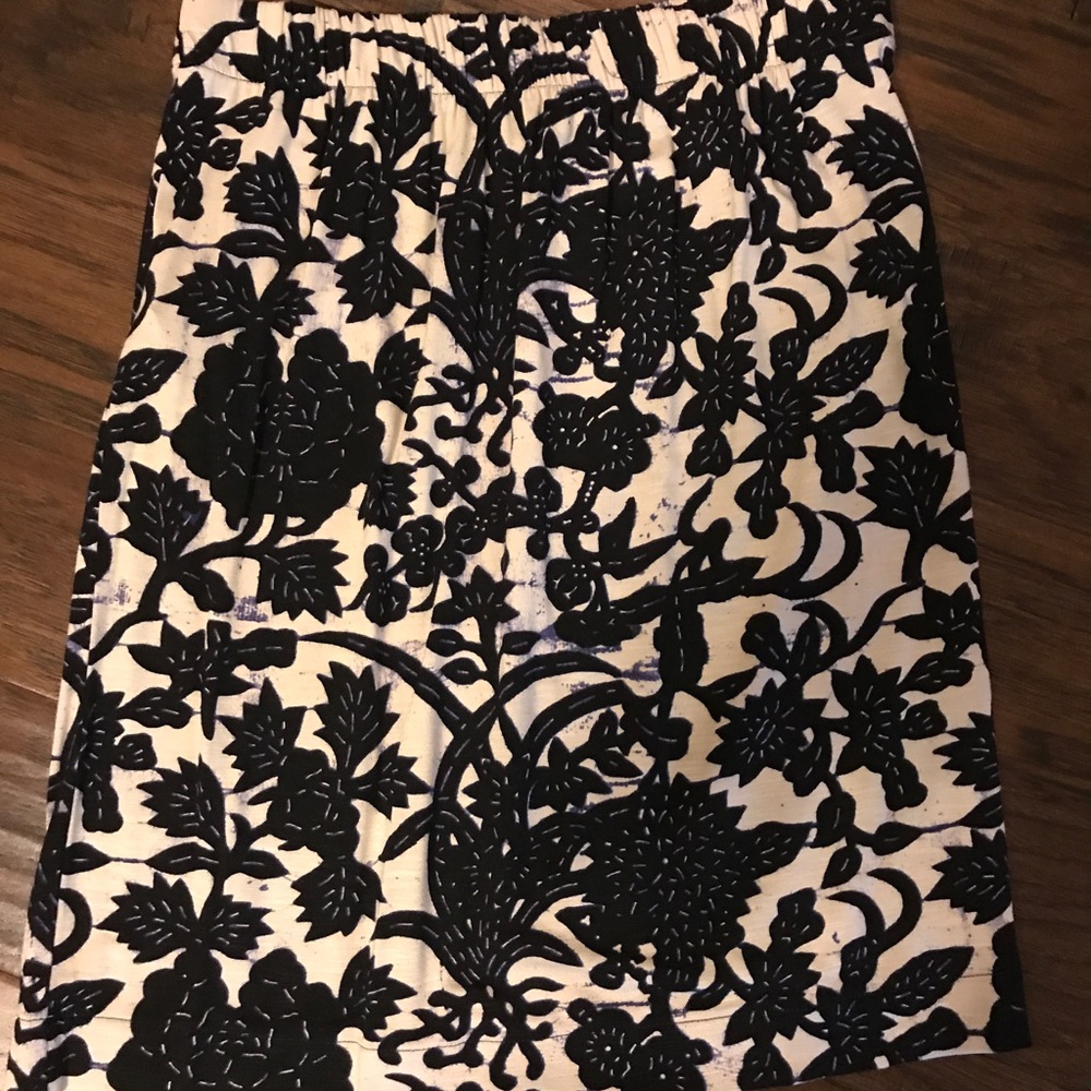 NWOT LOFT Stretch Pencil Skirt