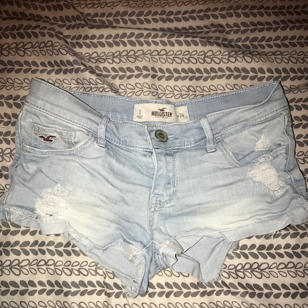 Hollister light was shorts