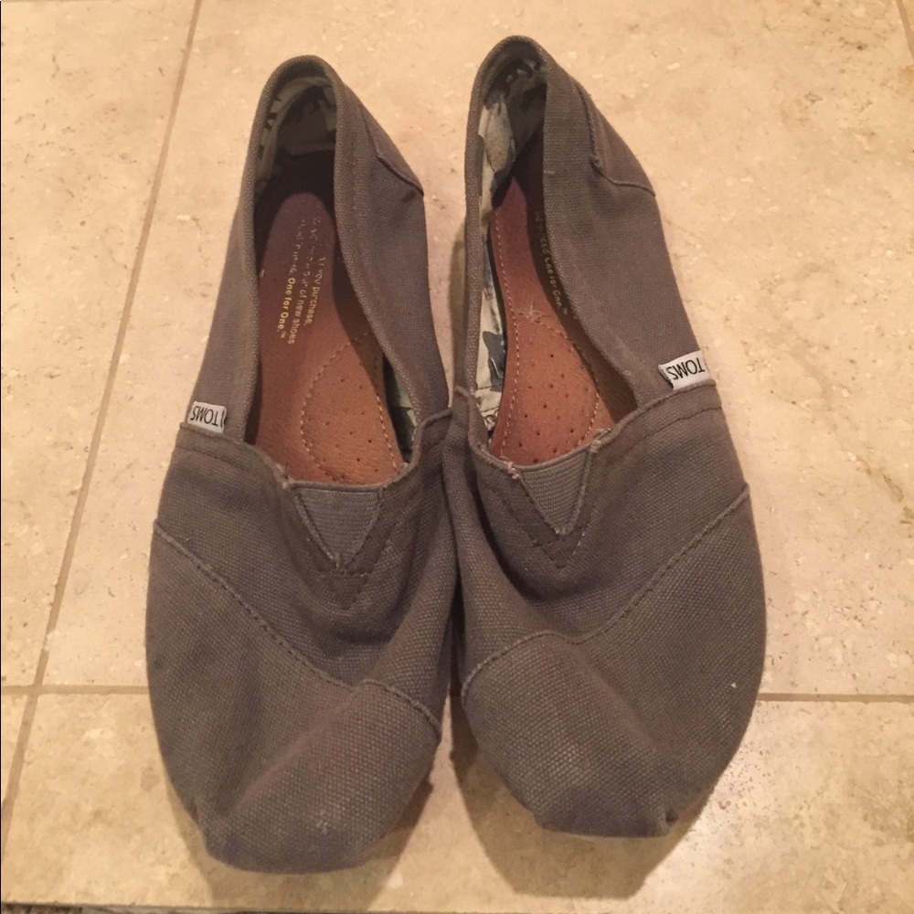 Toms