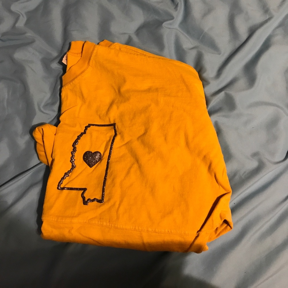 Medium gold Mississippi spirit jersey