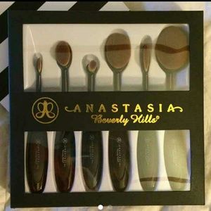 Anastasia Brush Set