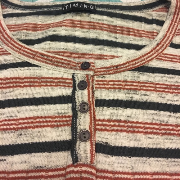 Cropped shirt - Picture 2 of 2