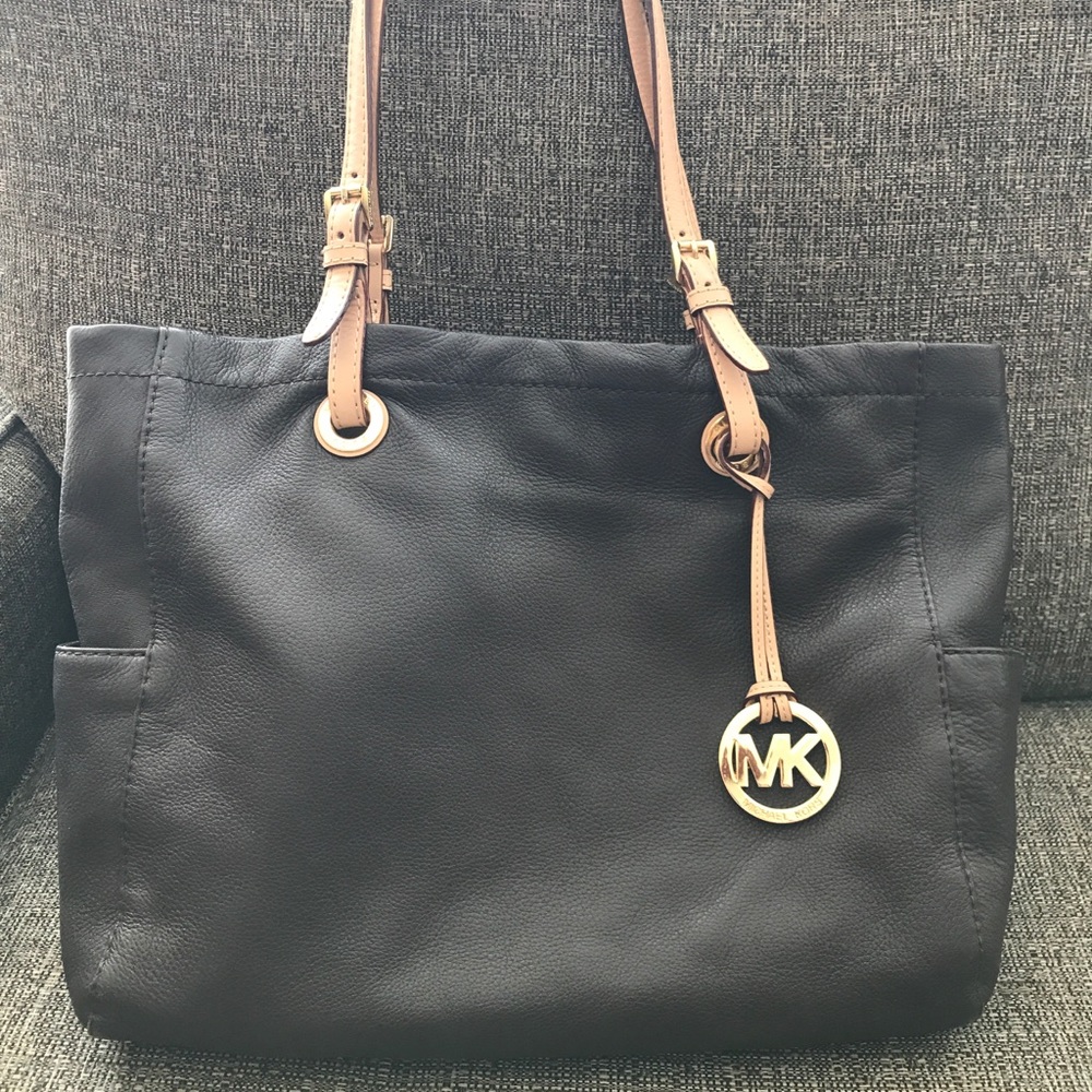 🚫SOLD🚫 Michael Kors leather tote