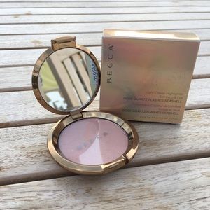 Becca Light Chaser- Rose Quartz Flashes Seashell
