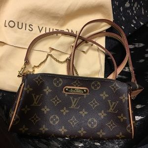 Louis Vuitton Eva clutch