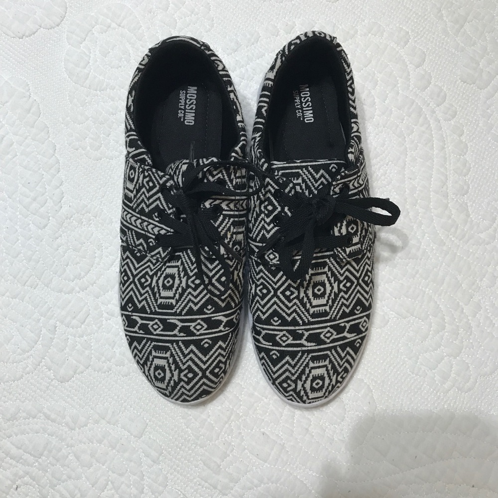 Patterned cloth sneakers