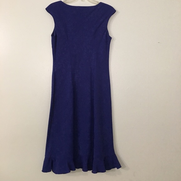 Elegant Flowey Evening Dress - Picture 5 of 6