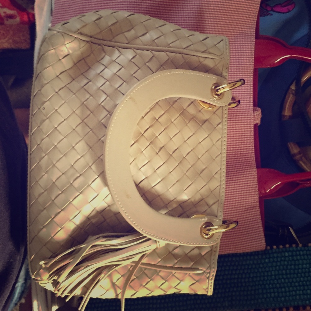 Cute tan SISO bag. Made in Italy.