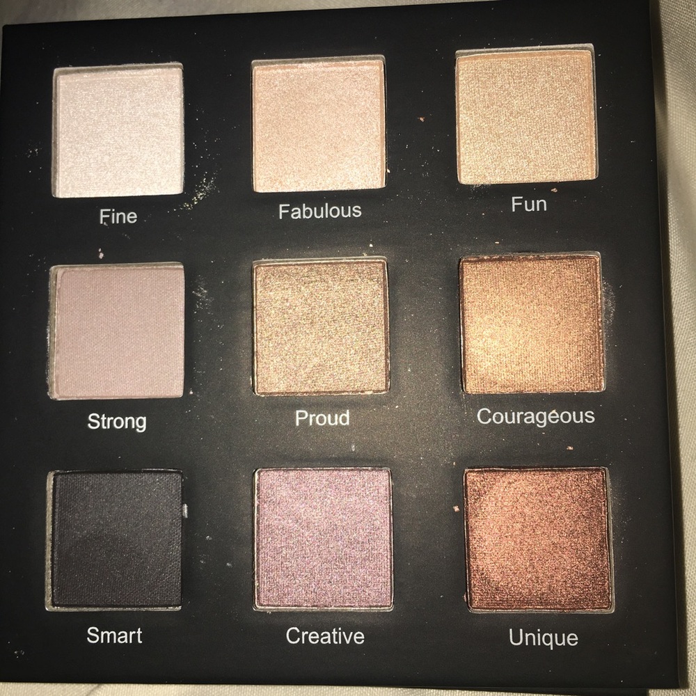 Real Her Eye Shadow Palette