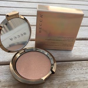 Becca Light Chaser: Champagne Flashes Bellini