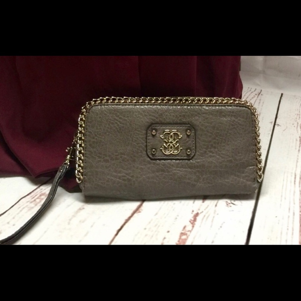 GUESS WRISTLET TAUPE/GREY WALLET CLUTCH