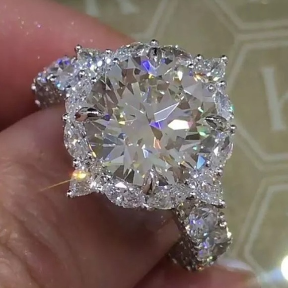 Absolutely gorgeous White sapphire 925/SS - Picture 1 of 8