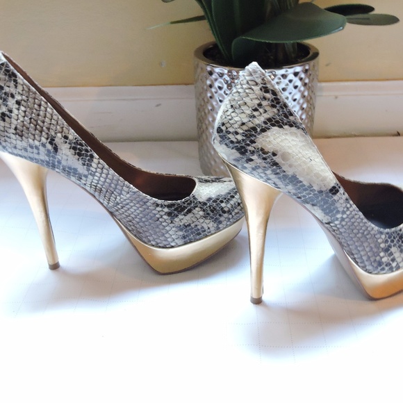 CARYSSA - Picture 3 of 5