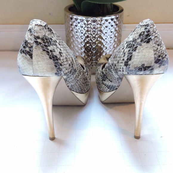 CARYSSA - Picture 2 of 5