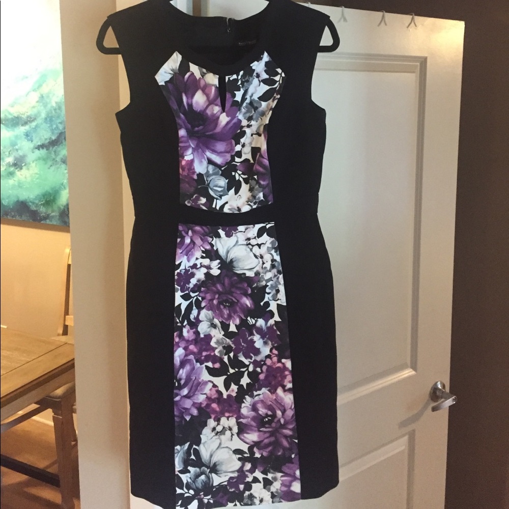 Flattering and stretch silhouette dress