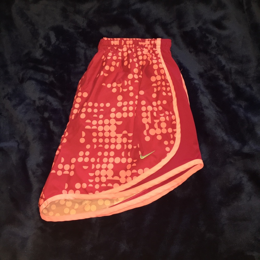 pink nike women's running shorts!!