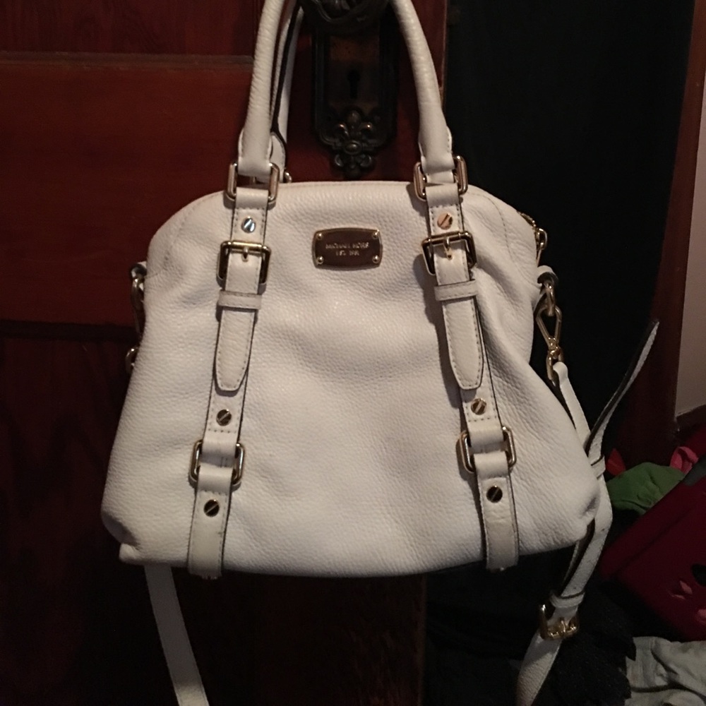 White and gold Micheal Kors bag