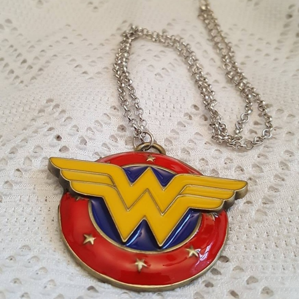 Wonder Woman Reversible Pendant with Free Necklace