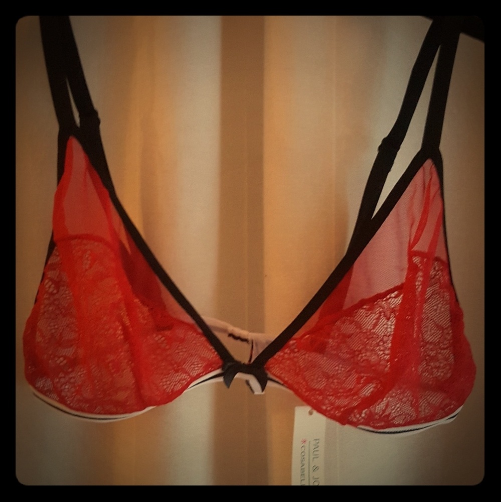 Rare red bralette 🥀super comfy!