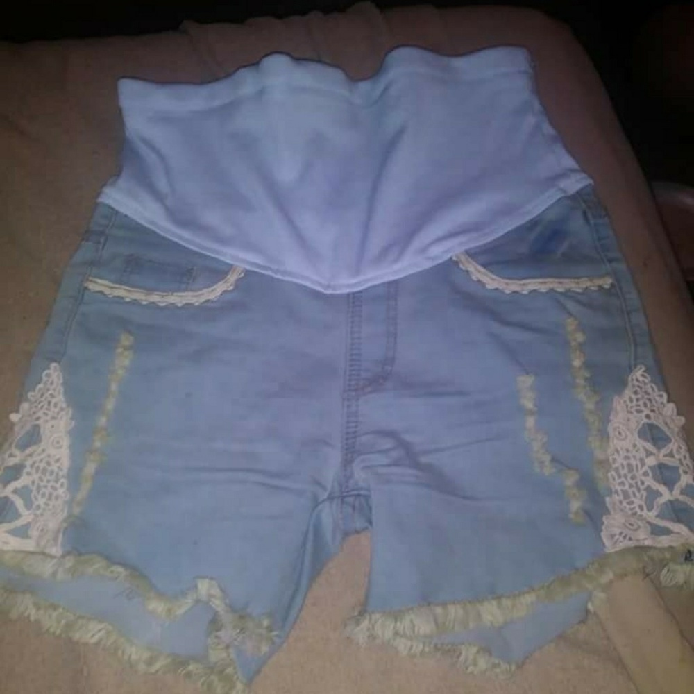 Maternity shorts