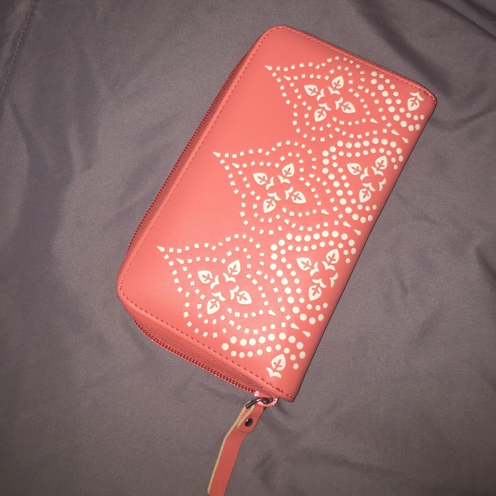 Vera Bradley Cutout Wallet