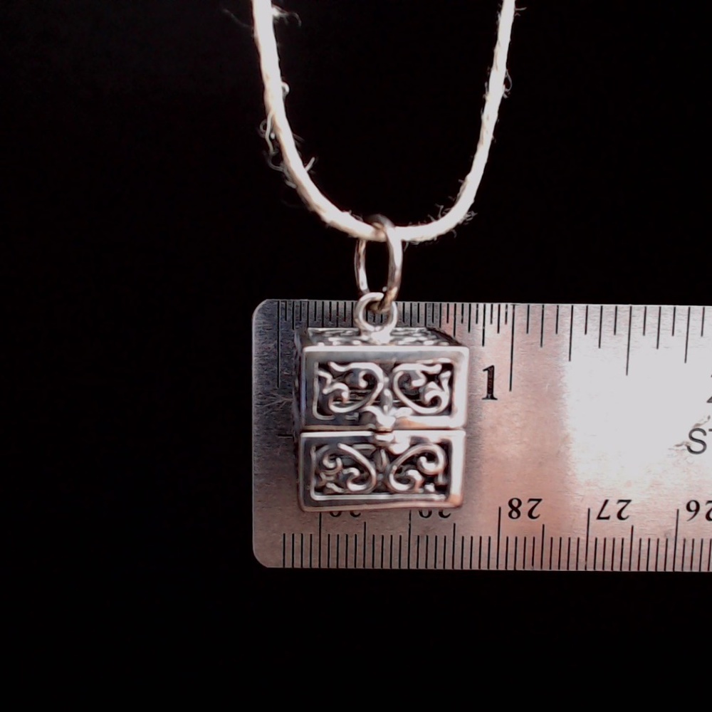 Sterling Silver Prayer Box Locket Diffuser - NWOT - Picture 3 of 4