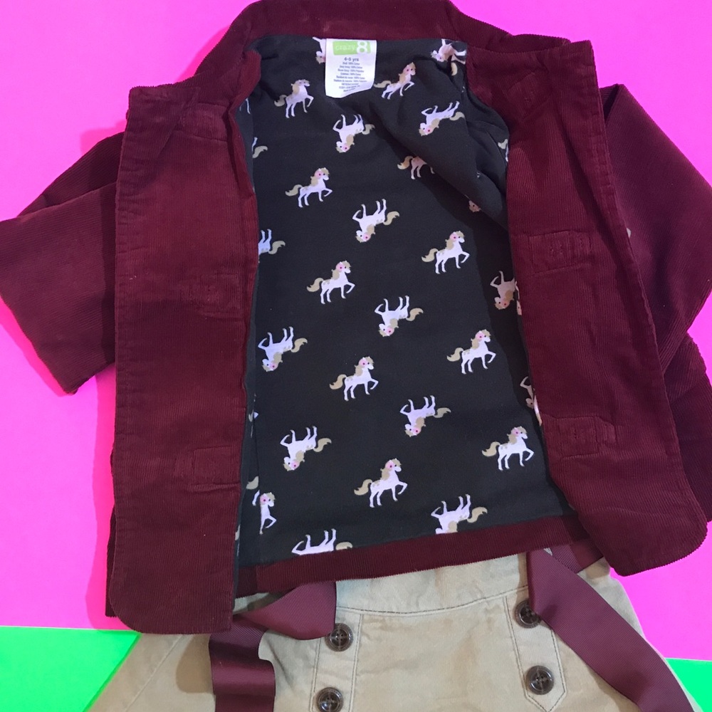 Girls beautiful 2pc skirt set.