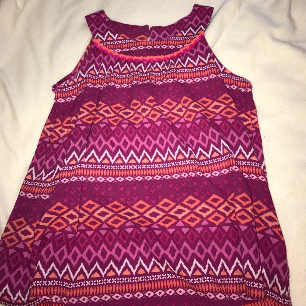 Patterned tank