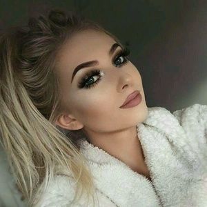 Meet your Posher, Hajer