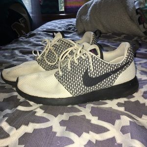 Black and White (oreo) Roshes