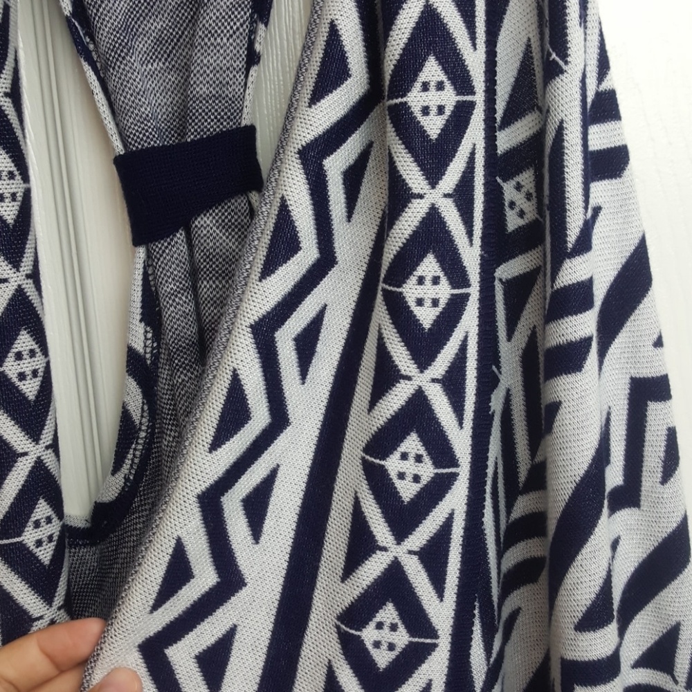 Cardigan - Picture 2 of 4