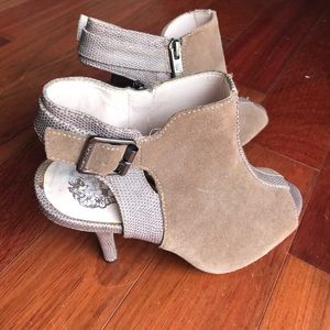 Vince Camuto | Peep toe Heels