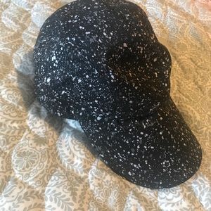 Lululemon running hat !!