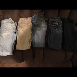 Lots of name brand jeans! BKE, Silvers, Daytrip!!