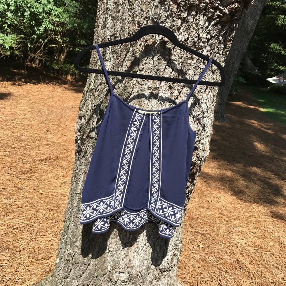 Navy Gianni Bini Overlay Tank w/ white lining