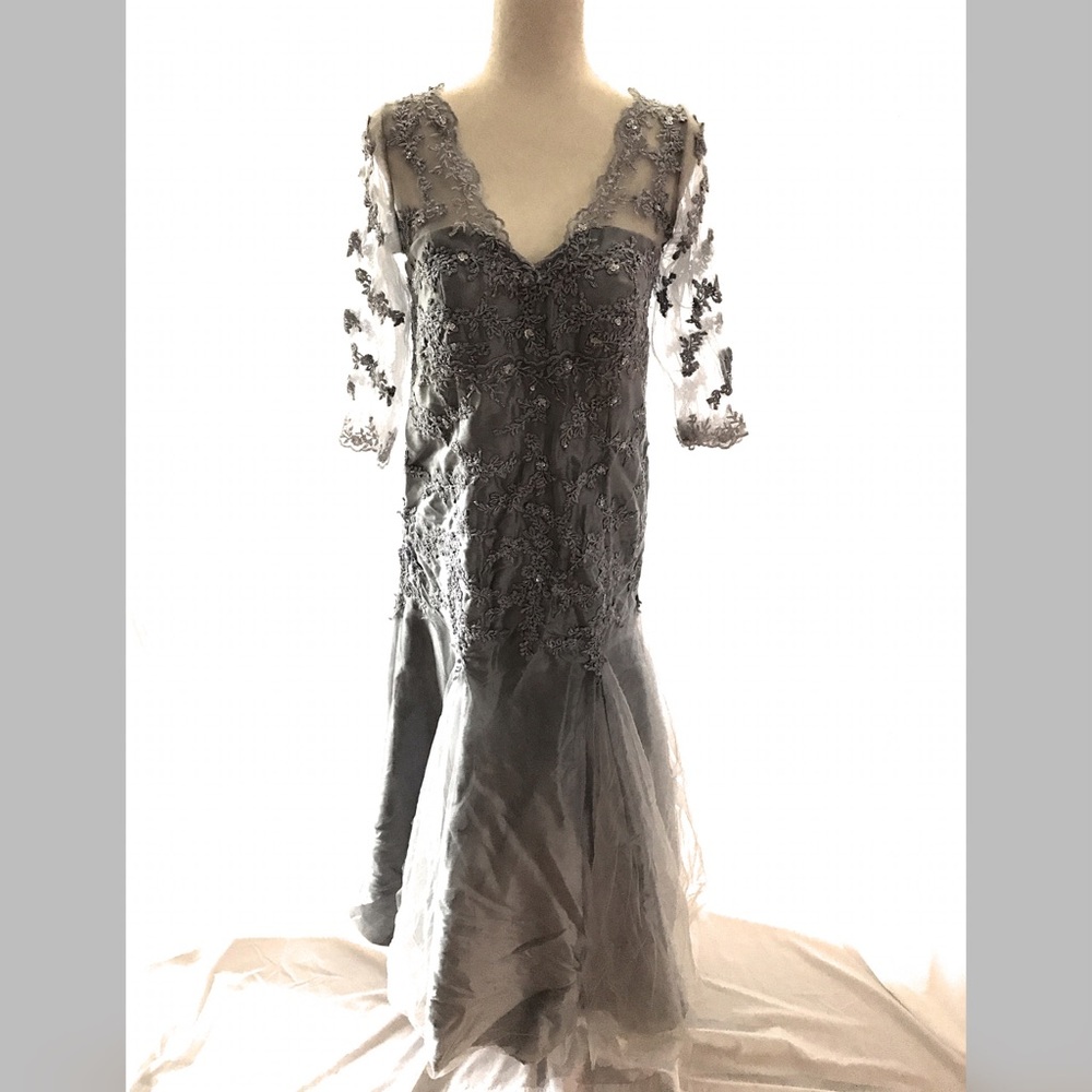 👗gray sequin gown